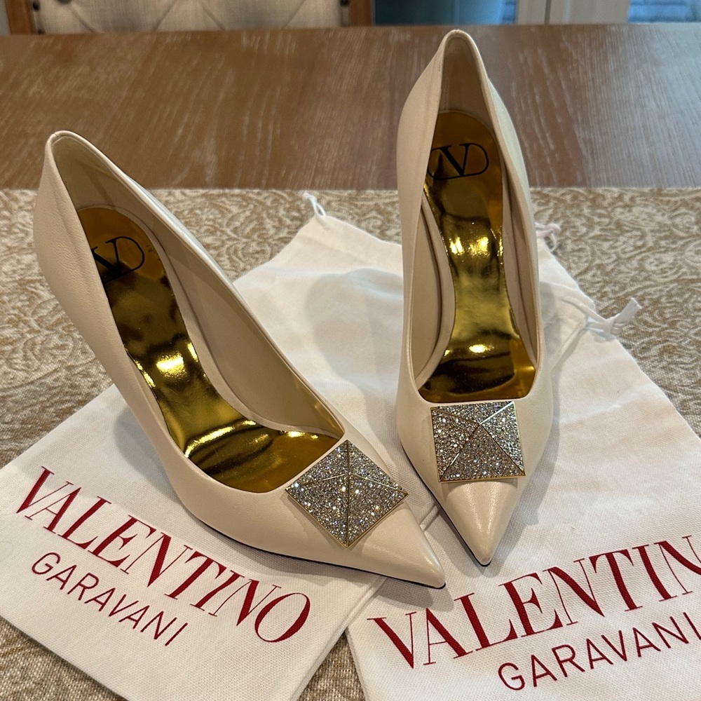 NEW Valentino Garavani ivory one stud Damen pumps 100mm